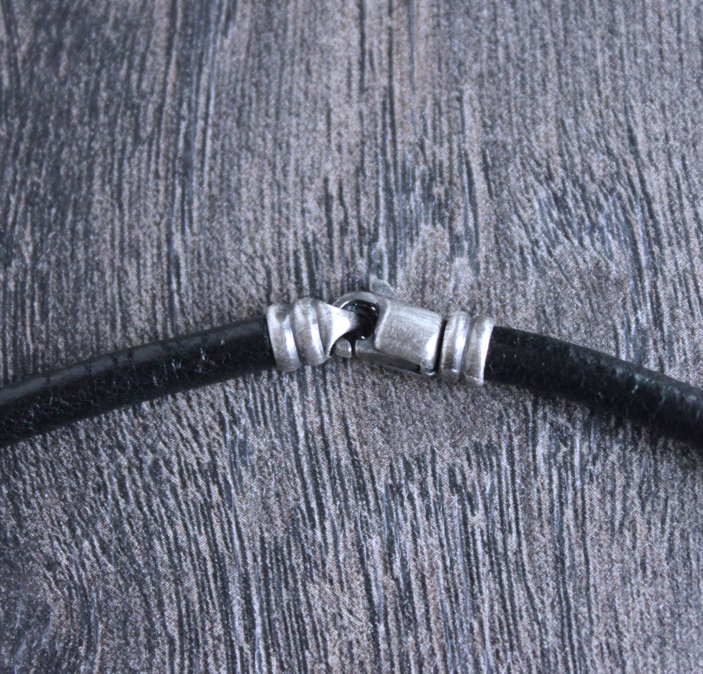 Silver Swivel Clasp Leather Necklace