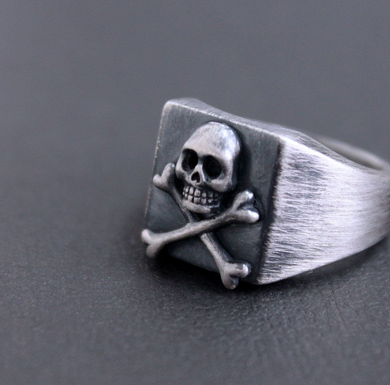 Mens Silver Vintage Stainless Steel Ghost Skull Ring Engraved Symbol Mens Silver Vintage Stainless Steel Ghost Skull Ring Engraved Symbol