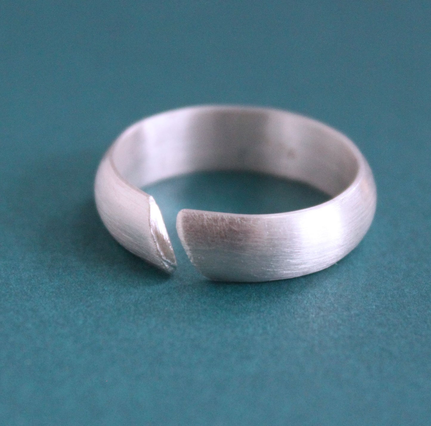 men's brushed silver band ring