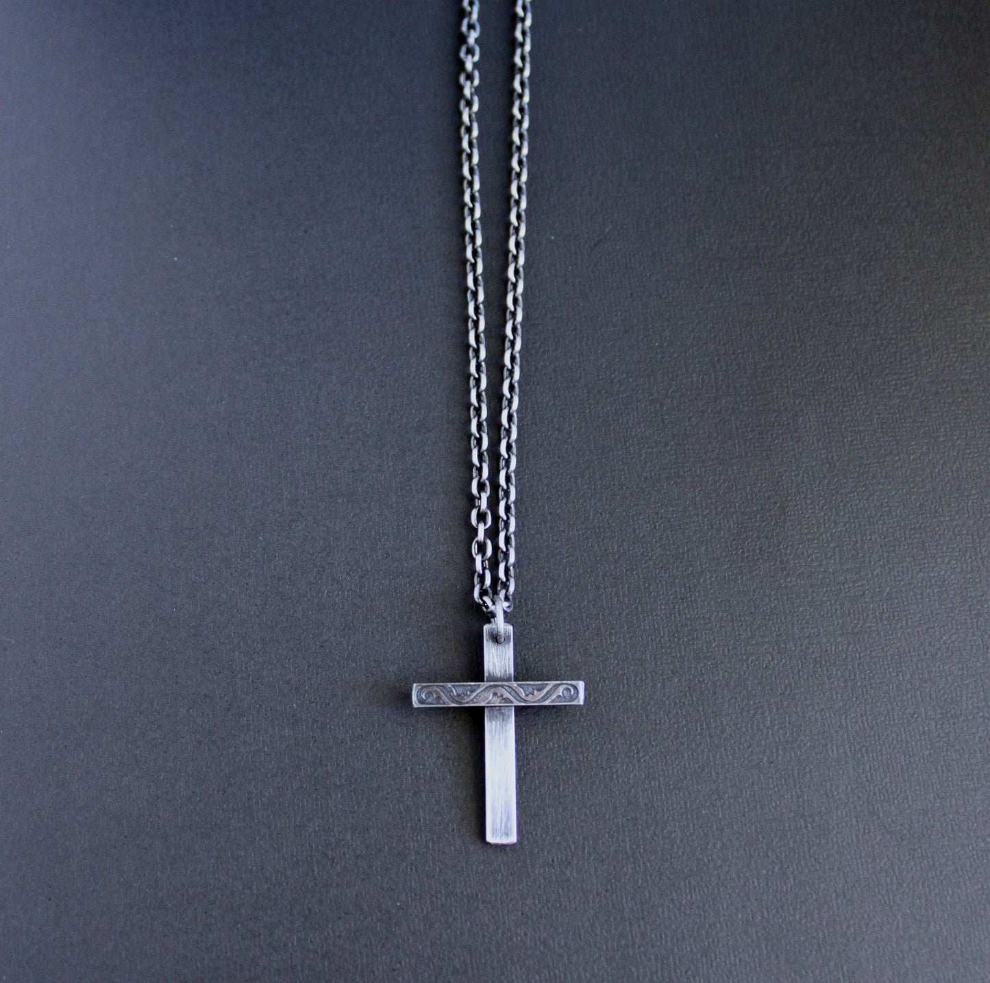 men's medium size cross pendant necklace