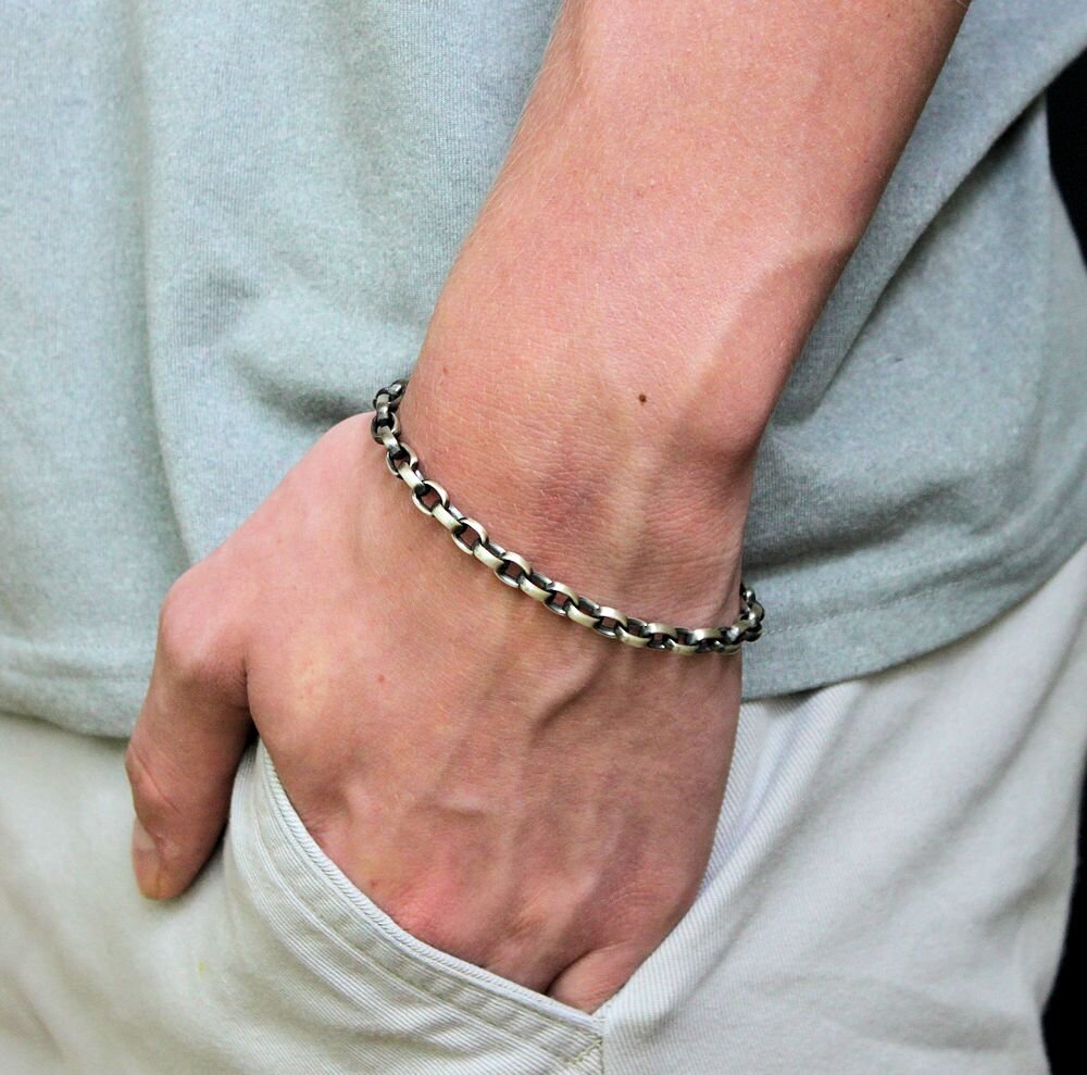 Sterling silver hand chain “Gia” – Eva Romani